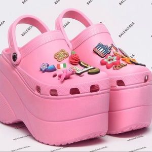 balenciaga pink crocs
